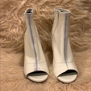 ***LAST CALL***NWOT White Peep Toe Heels
